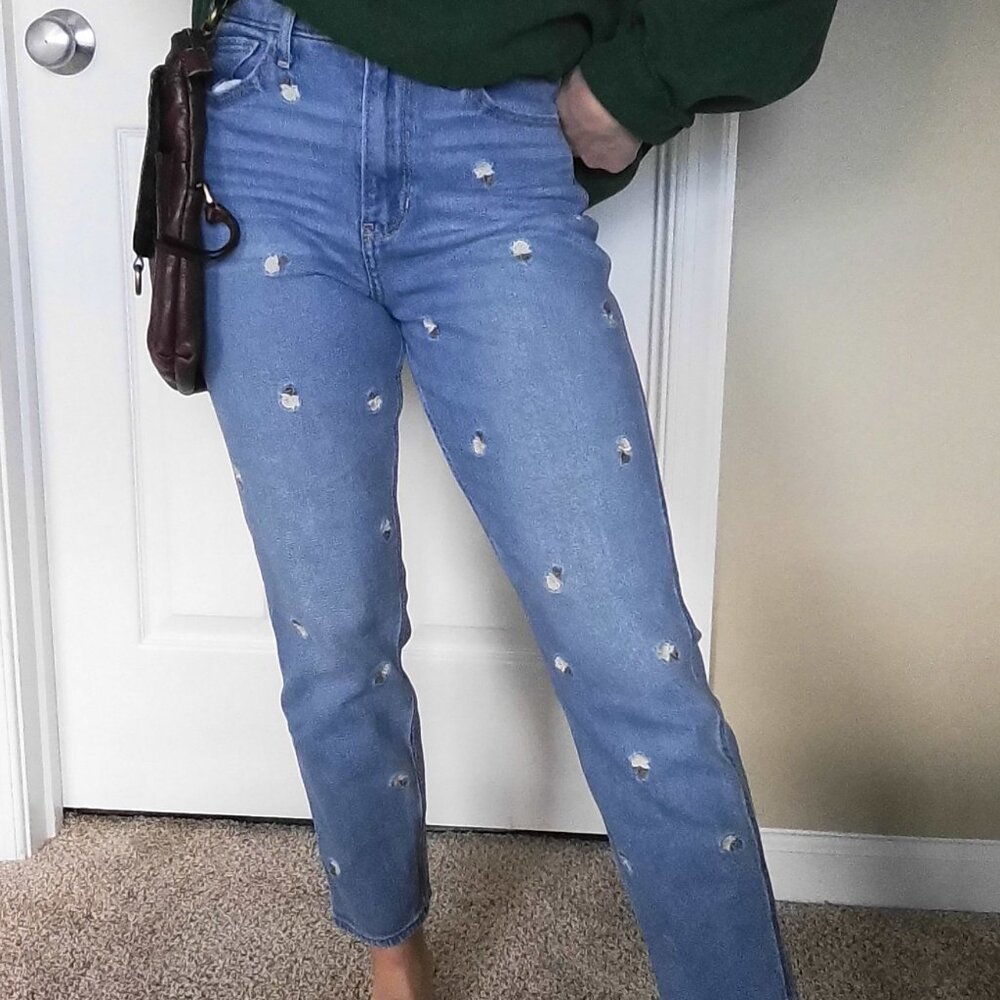 Hollister - Floral Embroidered Ultra High Rise Mom Jeans - 3R 26Wx27L
